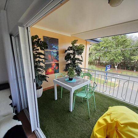 The York Beachfront Holiday Apartments Yorkeys Knob Ngoại thất bức ảnh