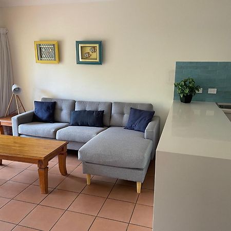 The York Beachfront Holiday Apartments Yorkeys Knob Ngoại thất bức ảnh