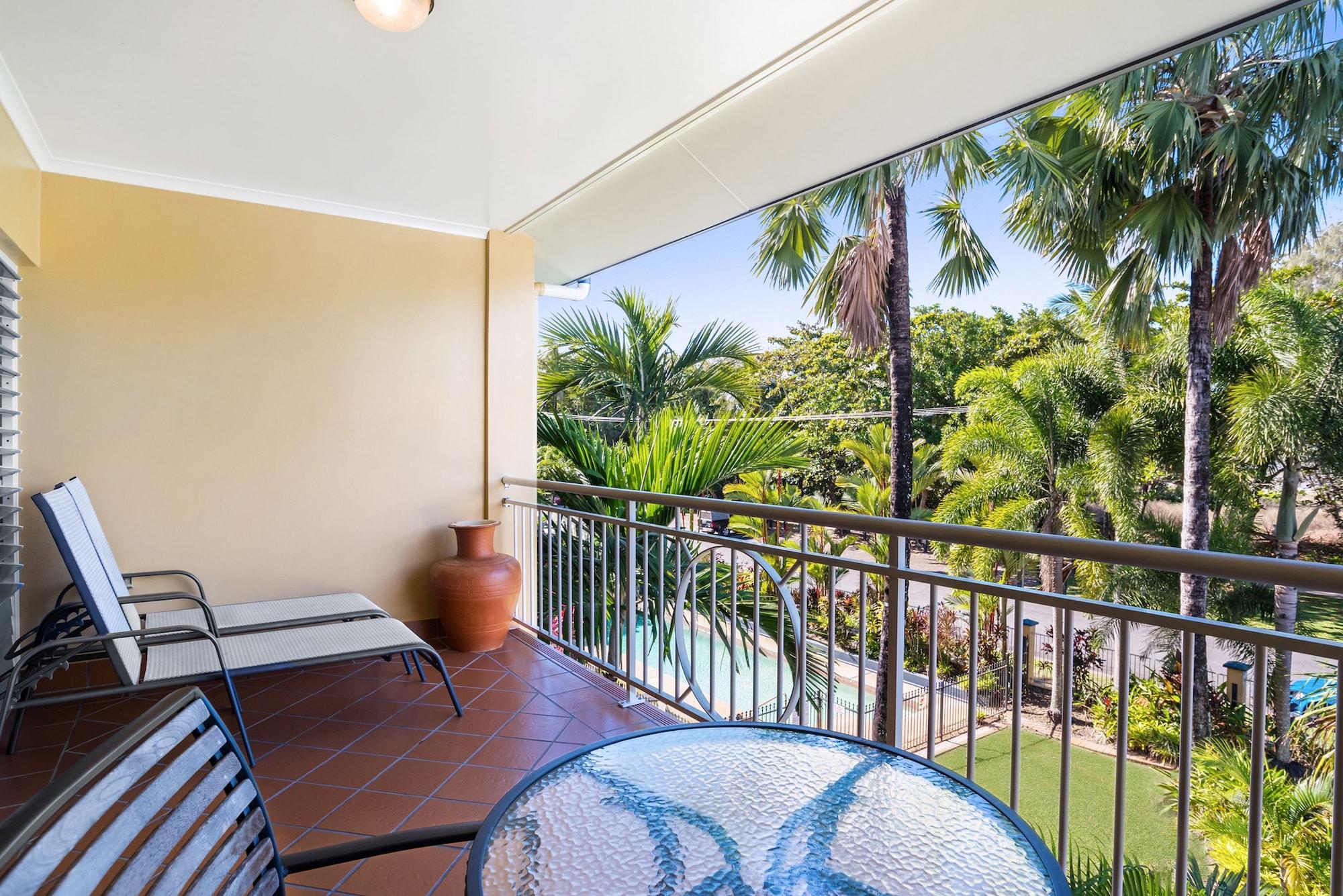The York Beachfront Holiday Apartments Yorkeys Knob Ngoại thất bức ảnh