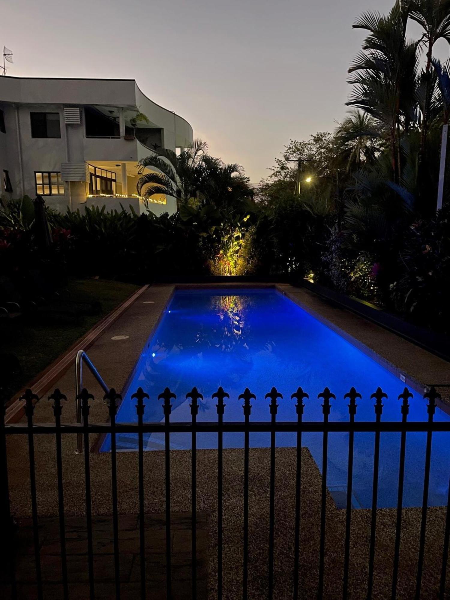 The York Beachfront Holiday Apartments Yorkeys Knob Ngoại thất bức ảnh