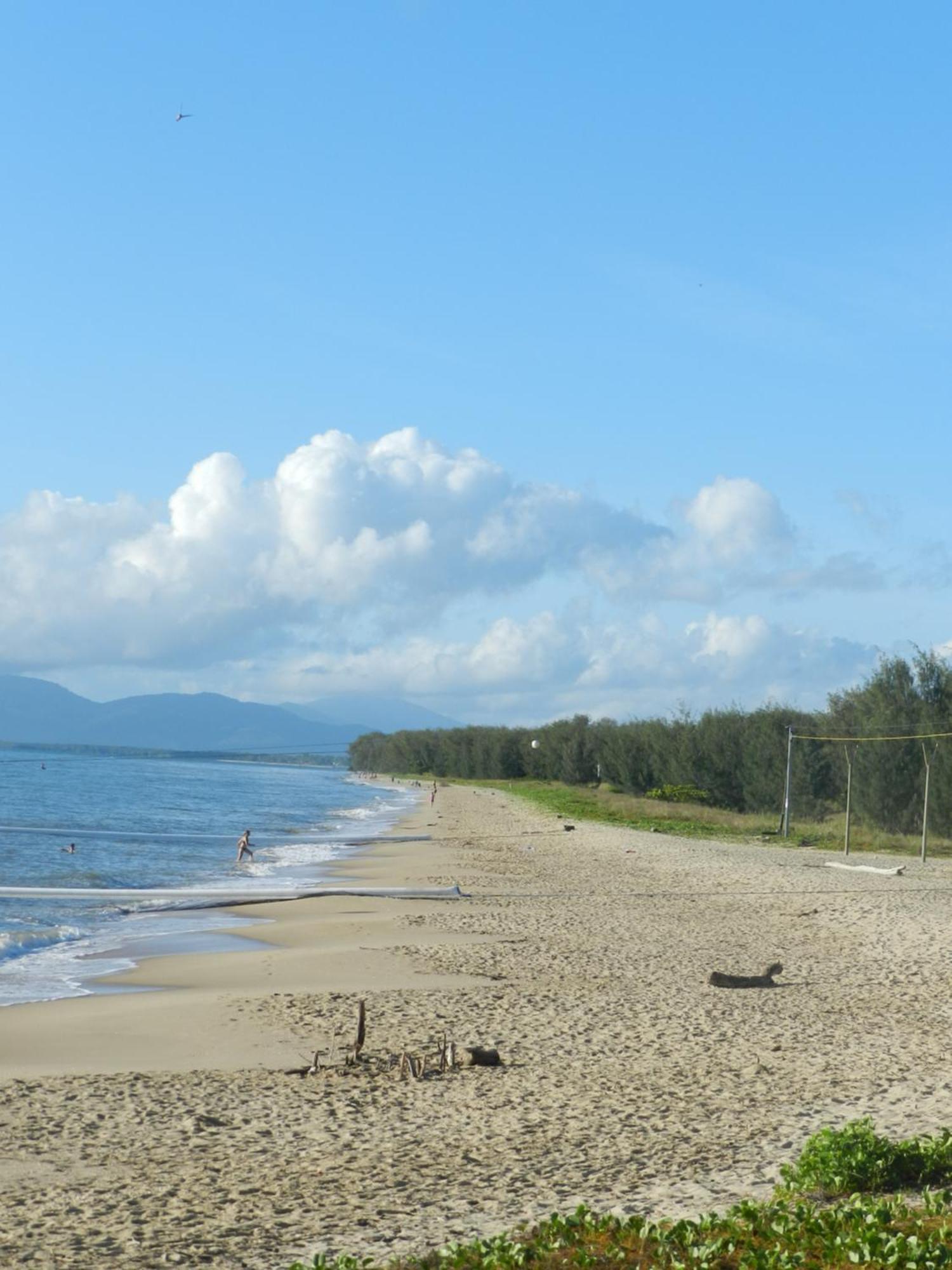 The York Beachfront Holiday Apartments Yorkeys Knob Ngoại thất bức ảnh