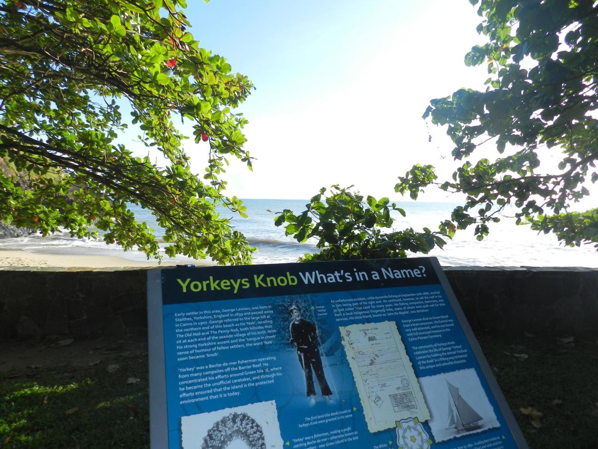 The York Beachfront Holiday Apartments Yorkeys Knob Ngoại thất bức ảnh