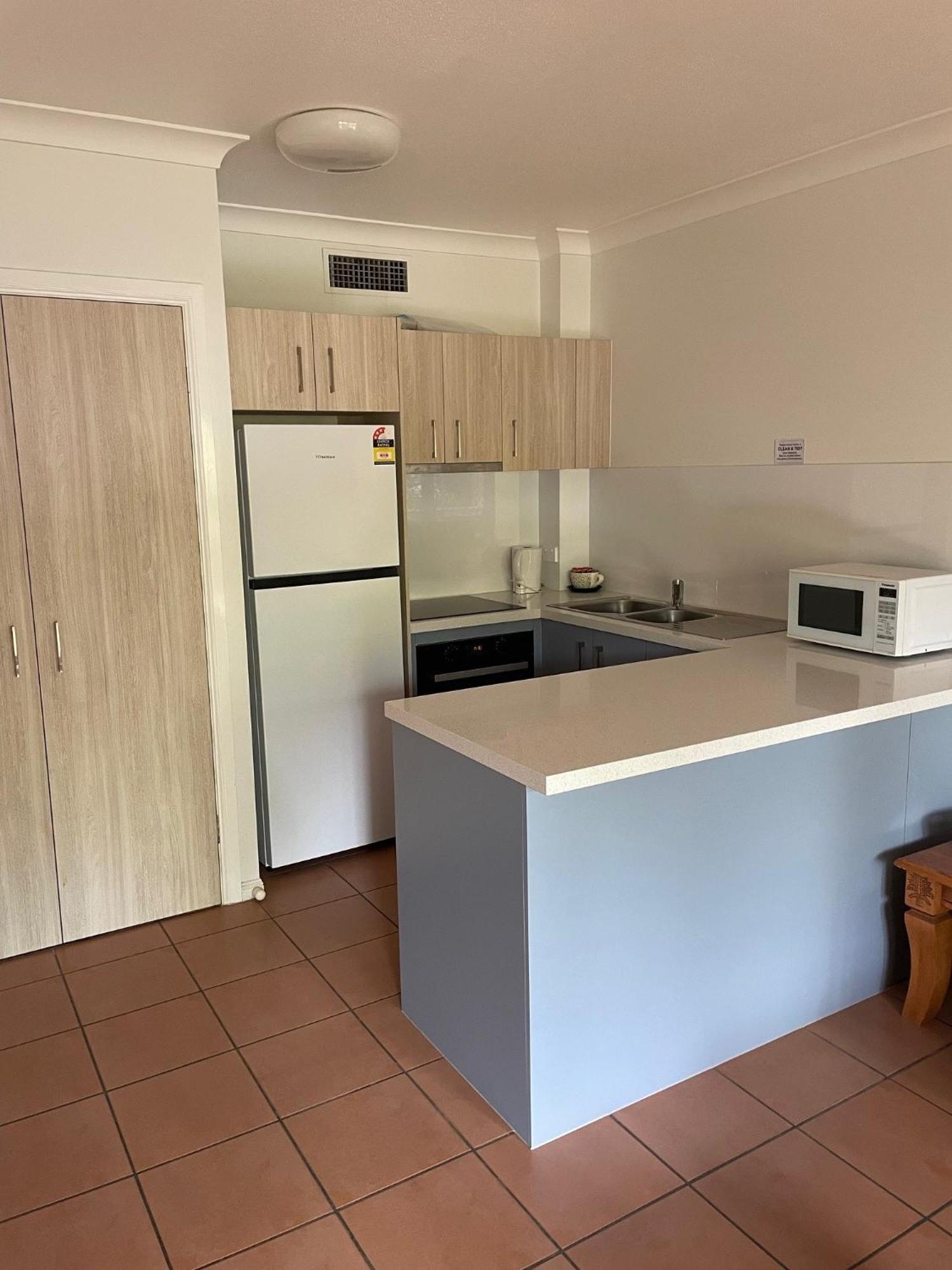 The York Beachfront Holiday Apartments Yorkeys Knob Ngoại thất bức ảnh