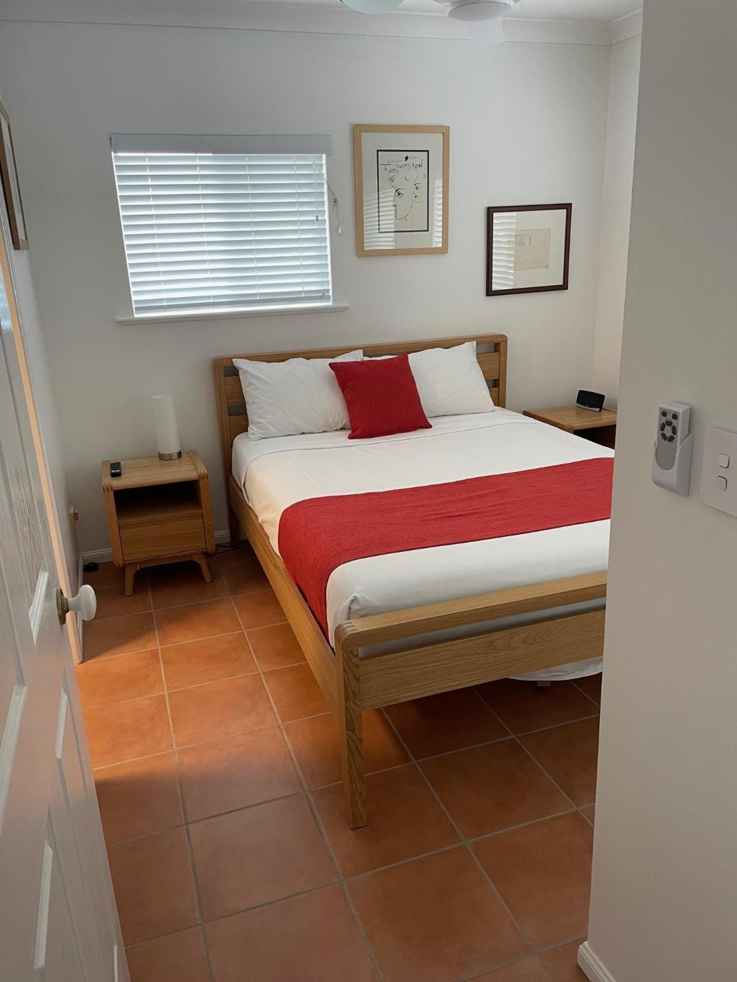 The York Beachfront Holiday Apartments Yorkeys Knob Ngoại thất bức ảnh