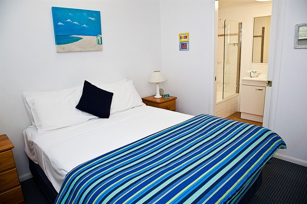 The York Beachfront Holiday Apartments Yorkeys Knob Ngoại thất bức ảnh