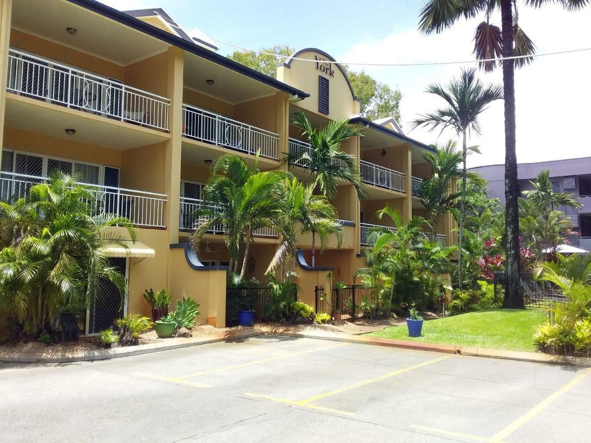 The York Beachfront Holiday Apartments Yorkeys Knob Ngoại thất bức ảnh